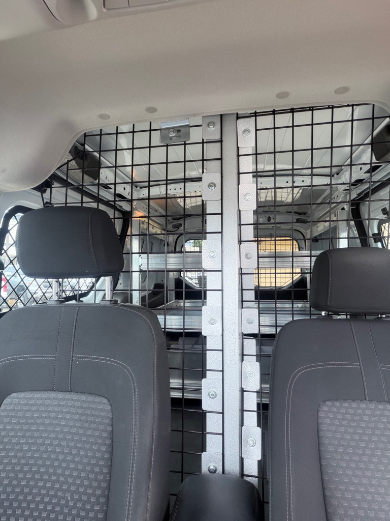 Photo 21 of this FORD TRANSIT CONNECT