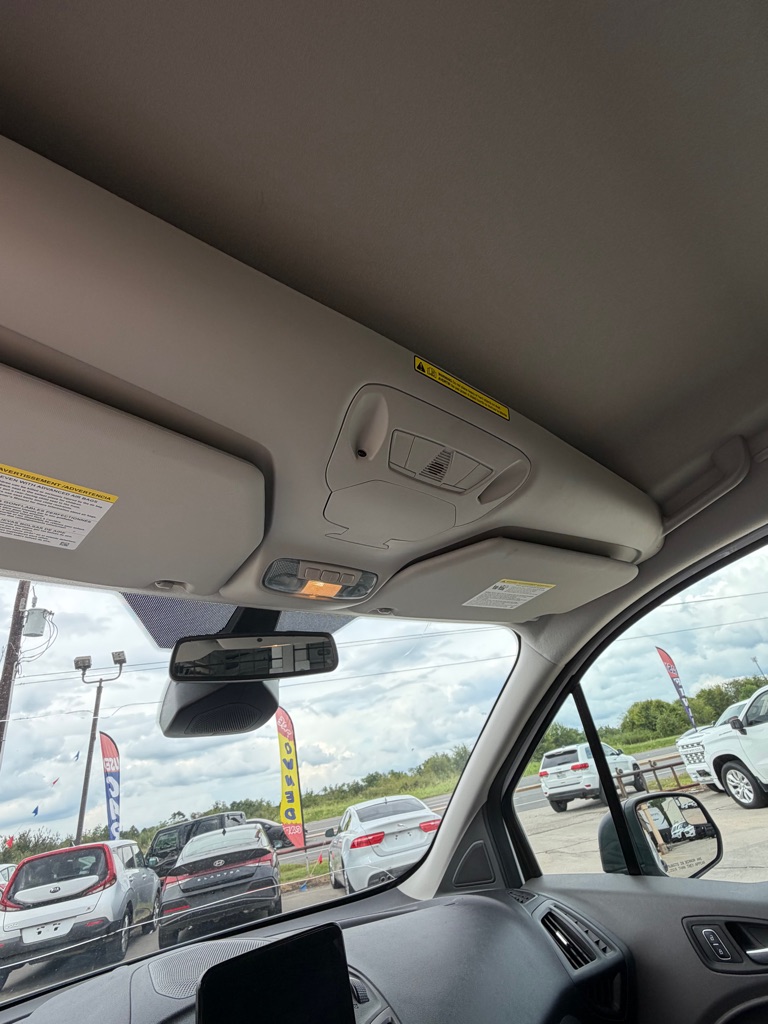 Photo 20 of this FORD TRANSIT CONNECT