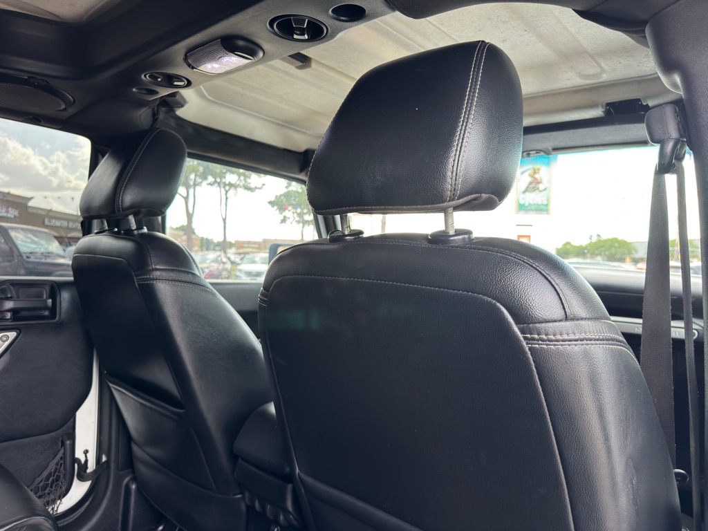 Photo 17 of this JEEP WRANGLER UNLIMI