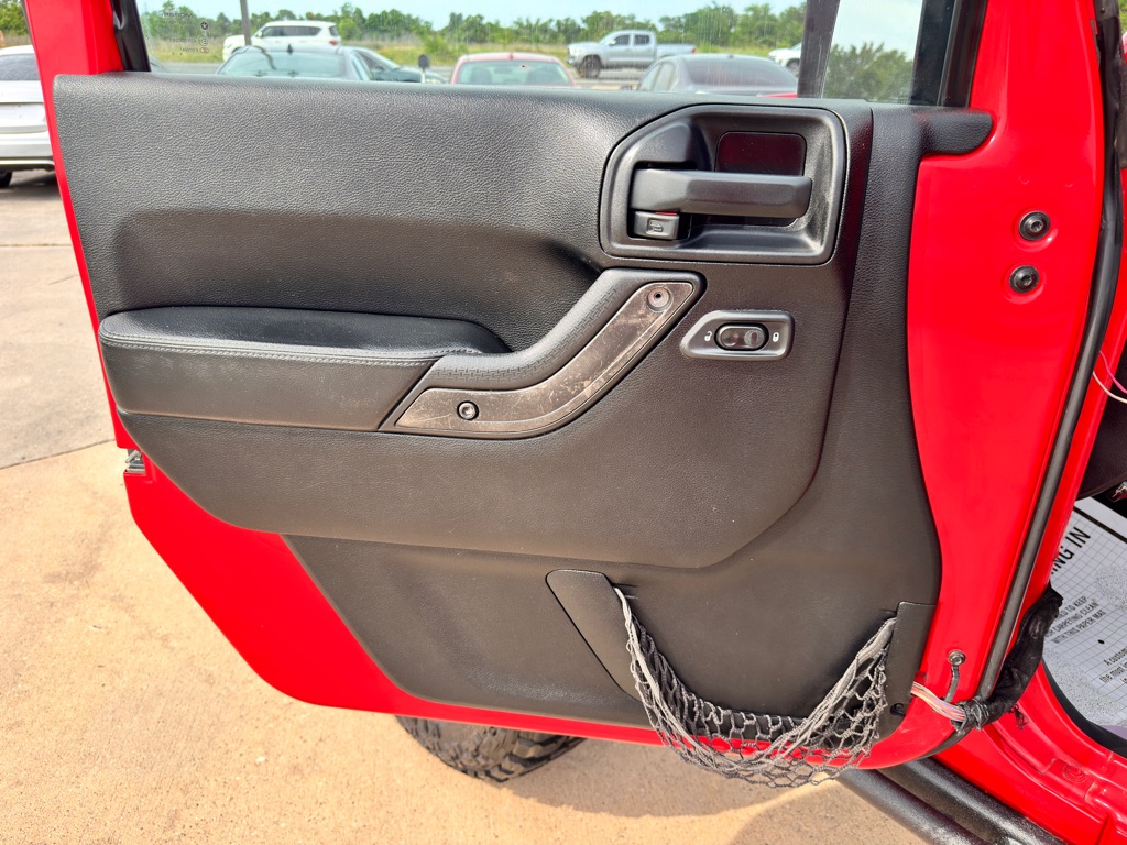Photo 16 of this JEEP WRANGLER