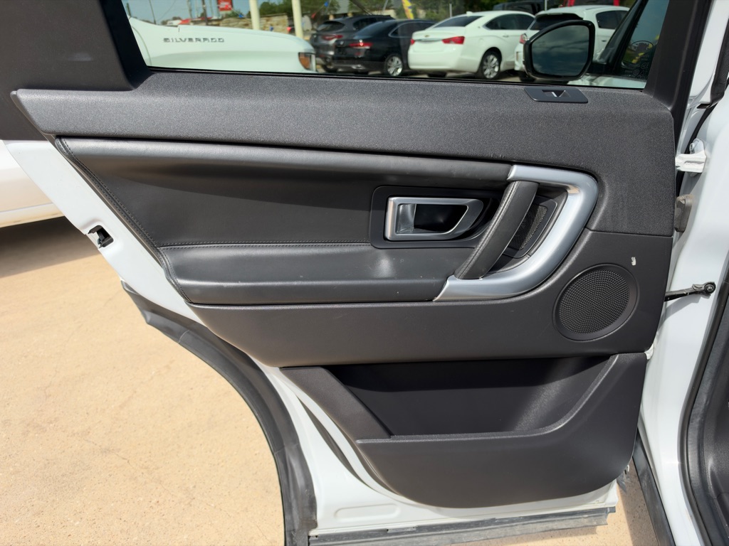 Photo 14 of this LAND ROVER DISCOVERY SPORT