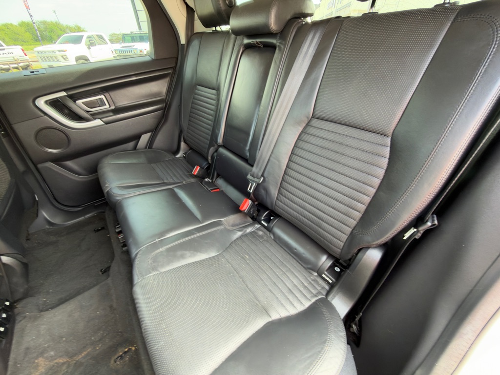 Photo 12 of this LAND ROVER DISCOVERY SPORT