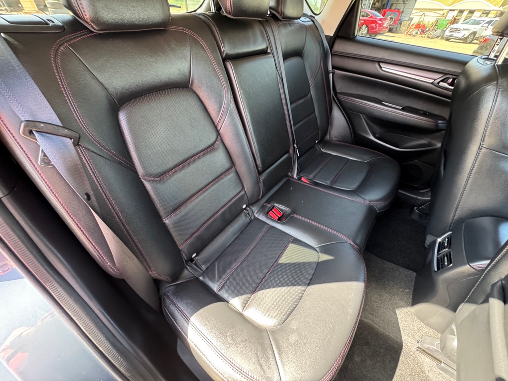 Photo 16 of this MAZDA CX-5