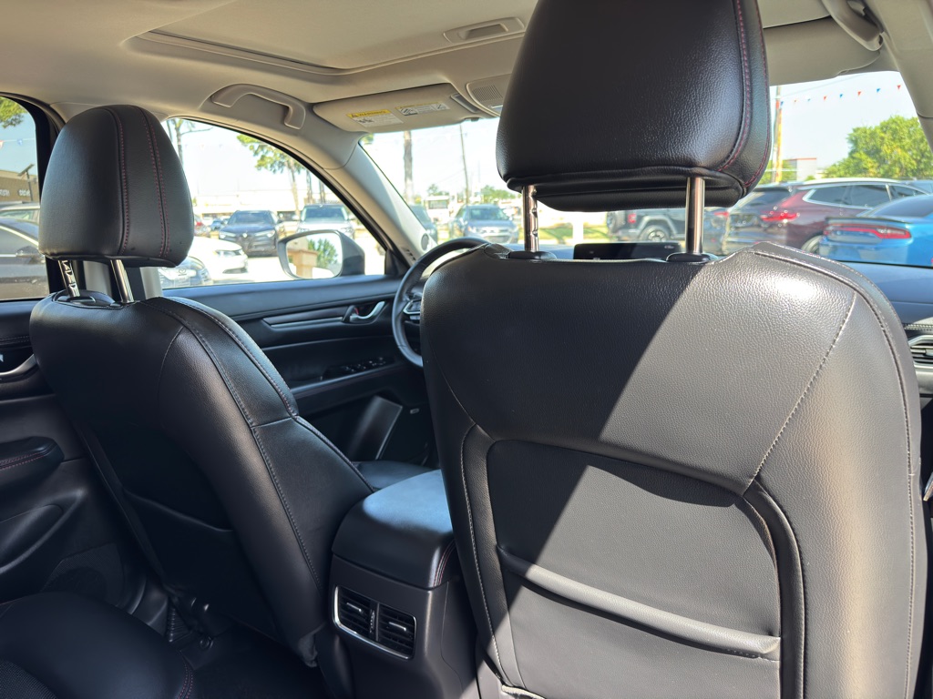 Photo 17 of this MAZDA CX-5