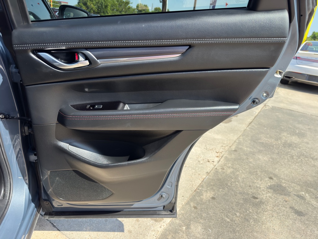 Photo 18 of this MAZDA CX-5