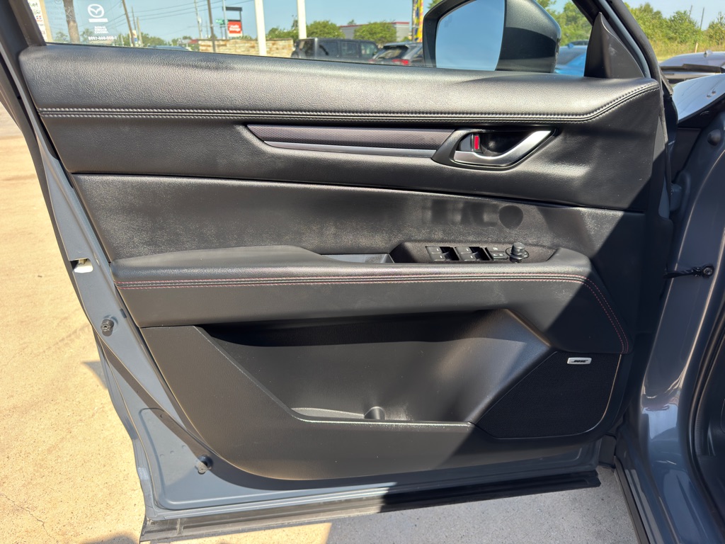 Photo 25 of this MAZDA CX-5