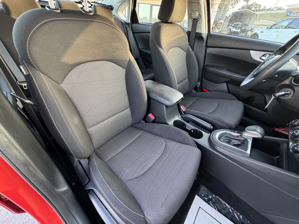 Photo 17 of this KIA FORTE