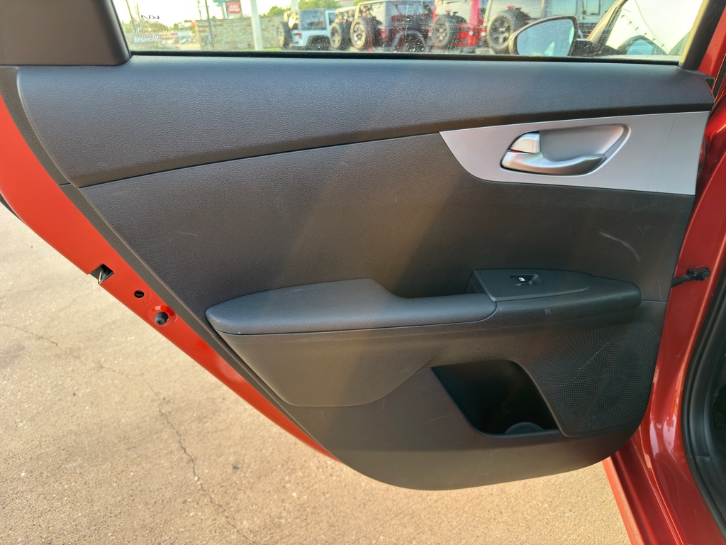 Photo 13 of this KIA FORTE