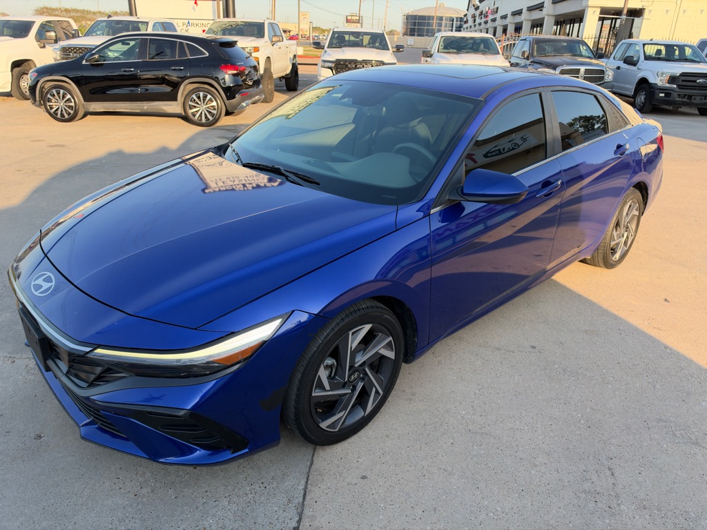 Photo 6 of this HYUNDAI ELANTRA