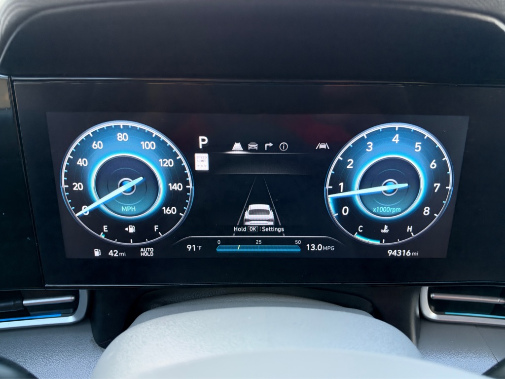 Photo 25 of this HYUNDAI ELANTRA