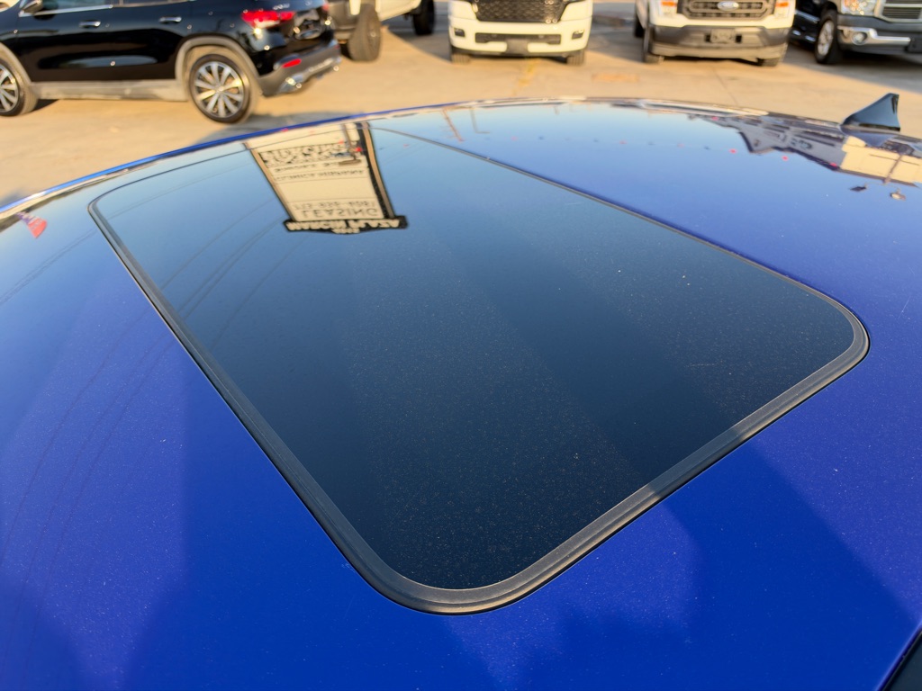 Photo 12 of this HYUNDAI ELANTRA