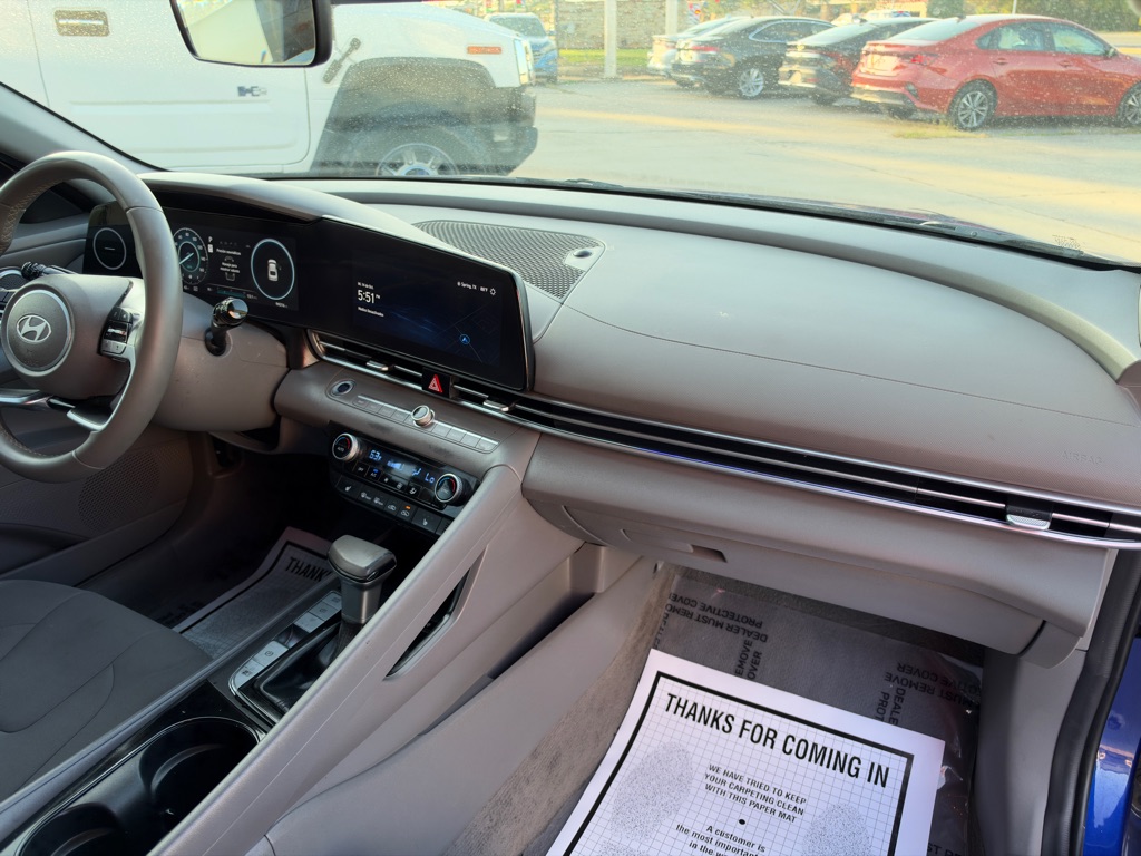 Photo 20 of this HYUNDAI ELANTRA