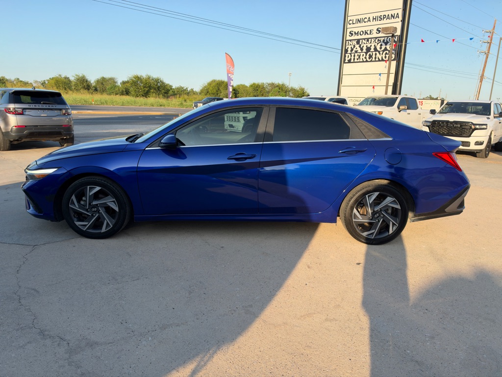 Photo 7 of this HYUNDAI ELANTRA