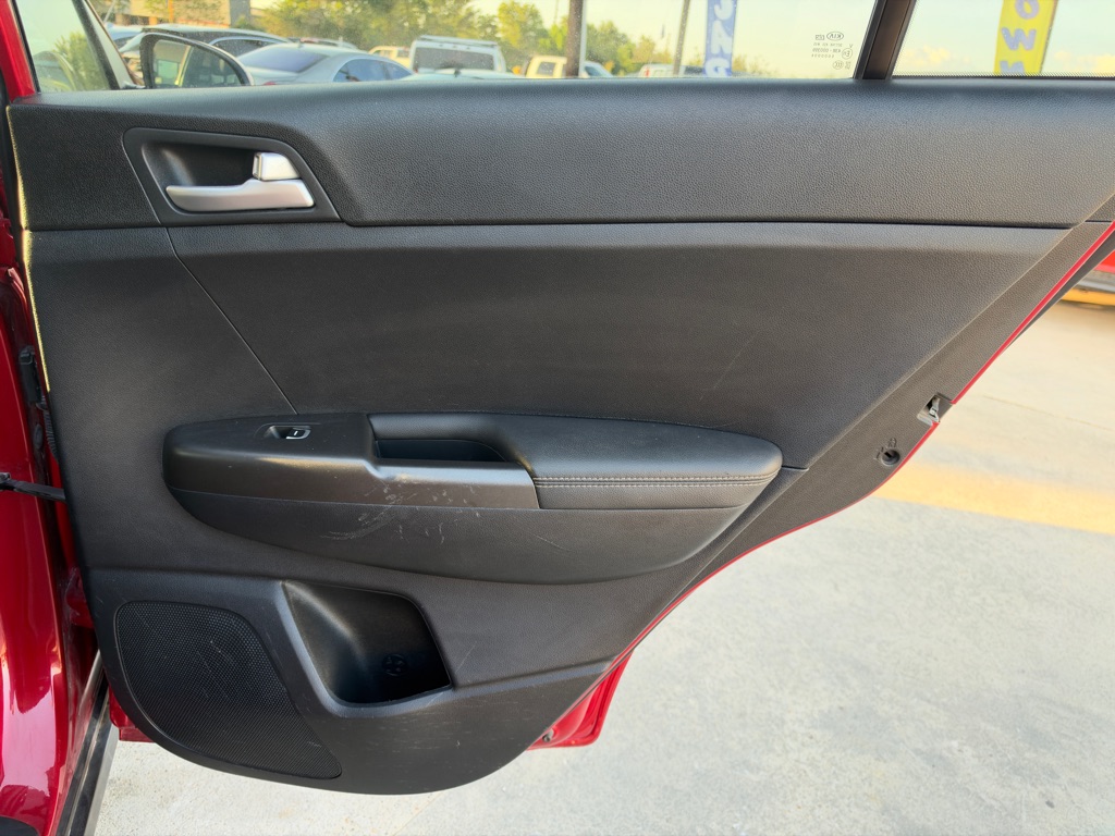 Photo 18 of this KIA SPORTAGE