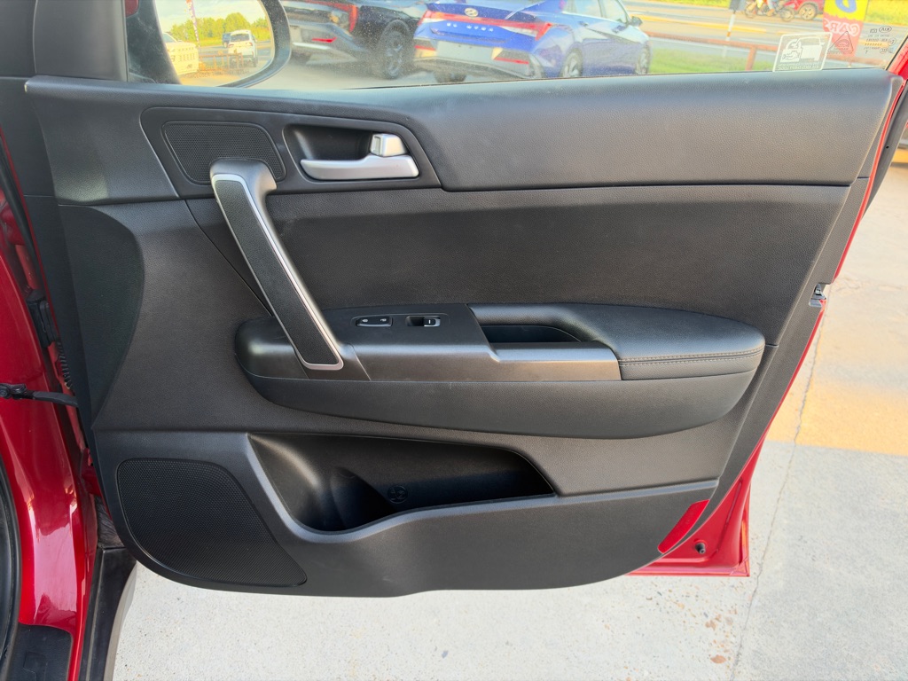 Photo 21 of this KIA SPORTAGE