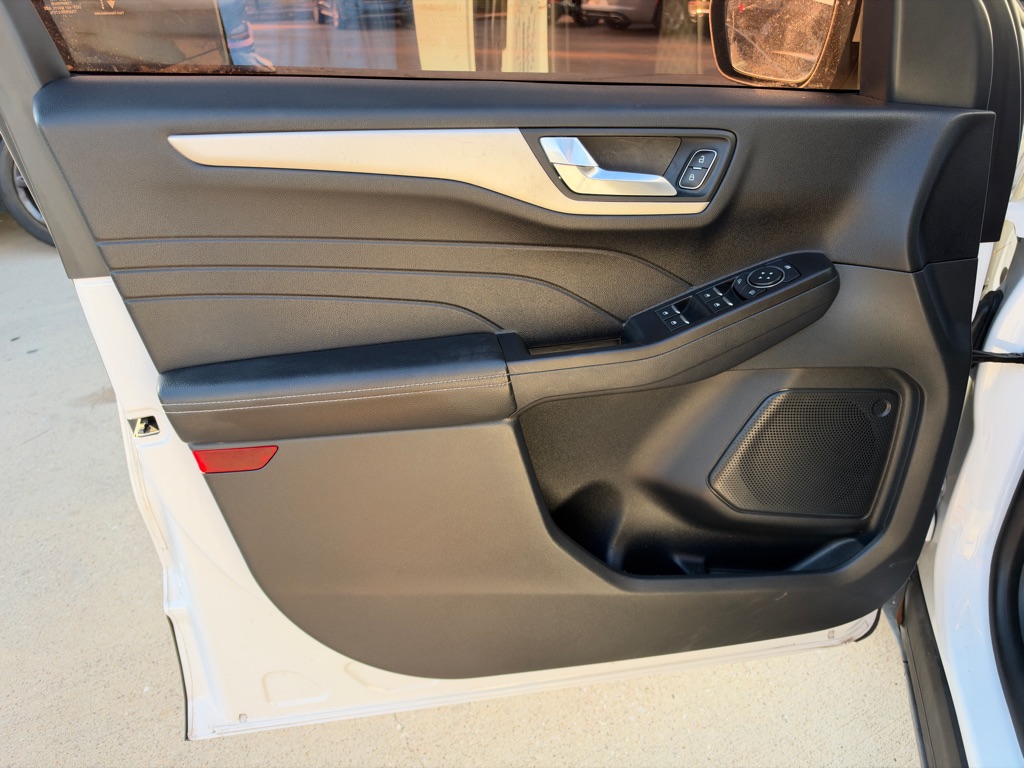 Photo 22 of this FORD ESCAPE