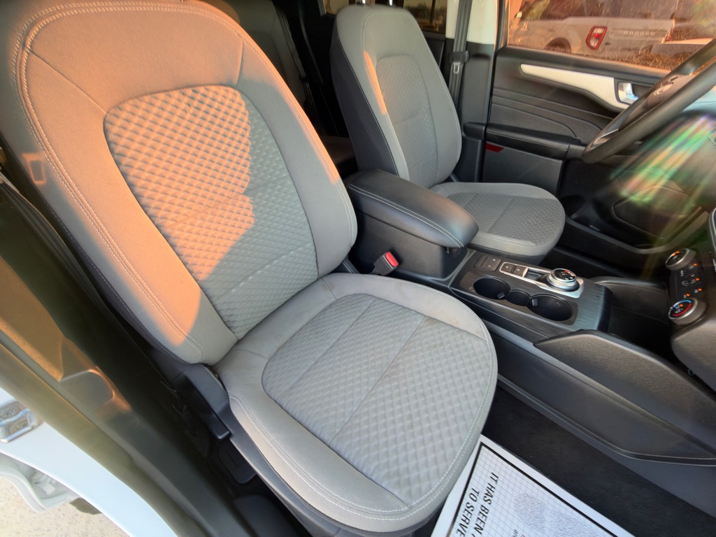 Photo 17 of this FORD ESCAPE