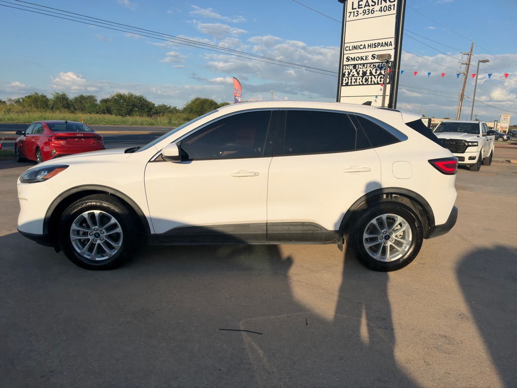 Photo 6 of this FORD ESCAPE