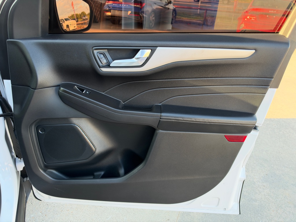 Photo 19 of this FORD ESCAPE