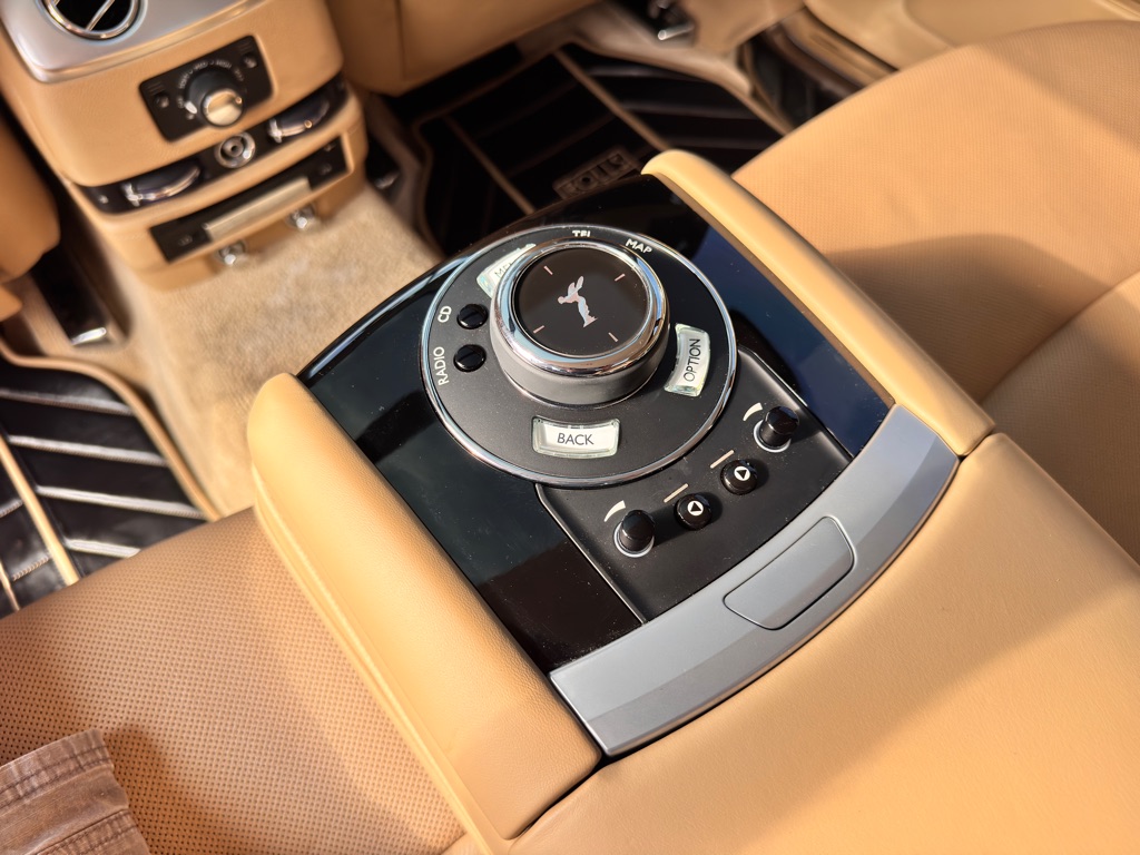 Photo 28 of this ROLLS-ROYCE GHOST
