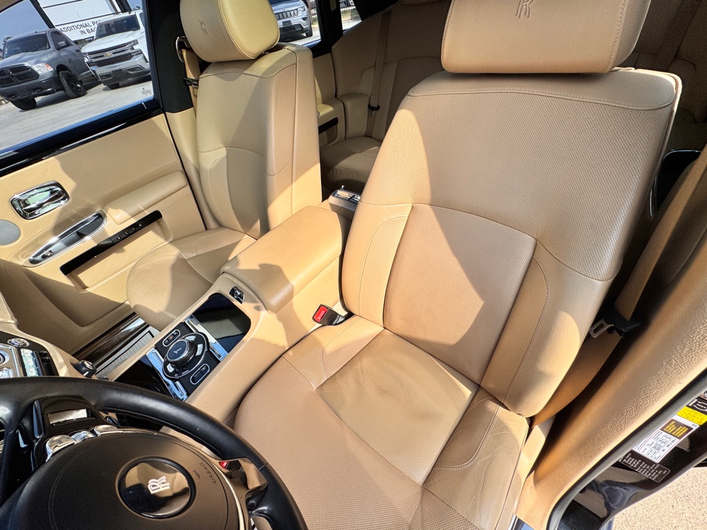 Photo 38 of this ROLLS-ROYCE GHOST