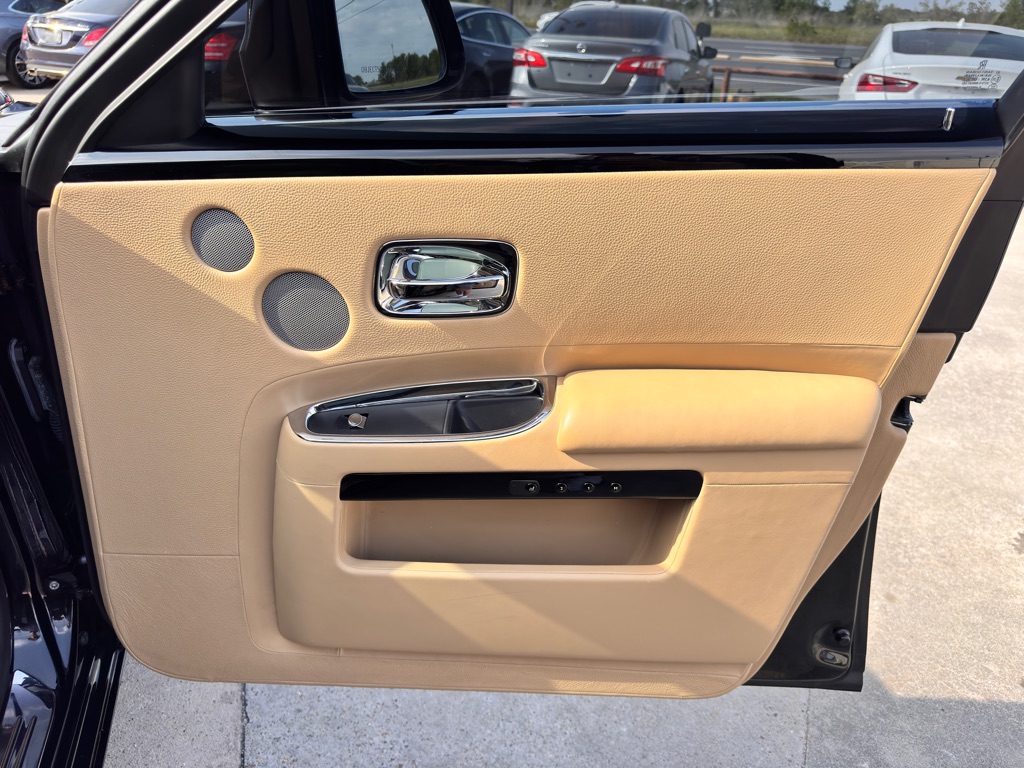 Photo 37 of this ROLLS-ROYCE GHOST