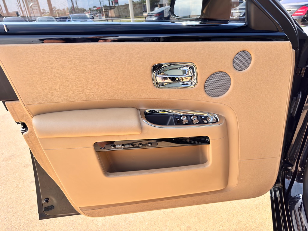 Photo 40 of this ROLLS-ROYCE GHOST