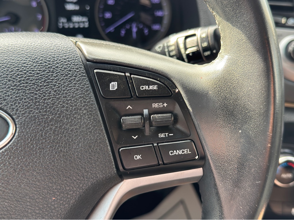 Photo 32 of this HYUNDAI TUCSON