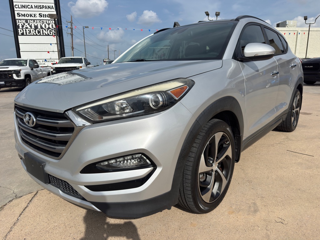 Photo 5 of this HYUNDAI TUCSON