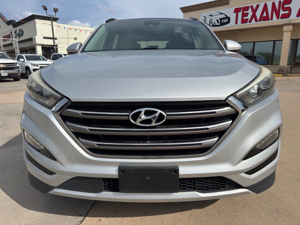 Photo 3 of this HYUNDAI TUCSON