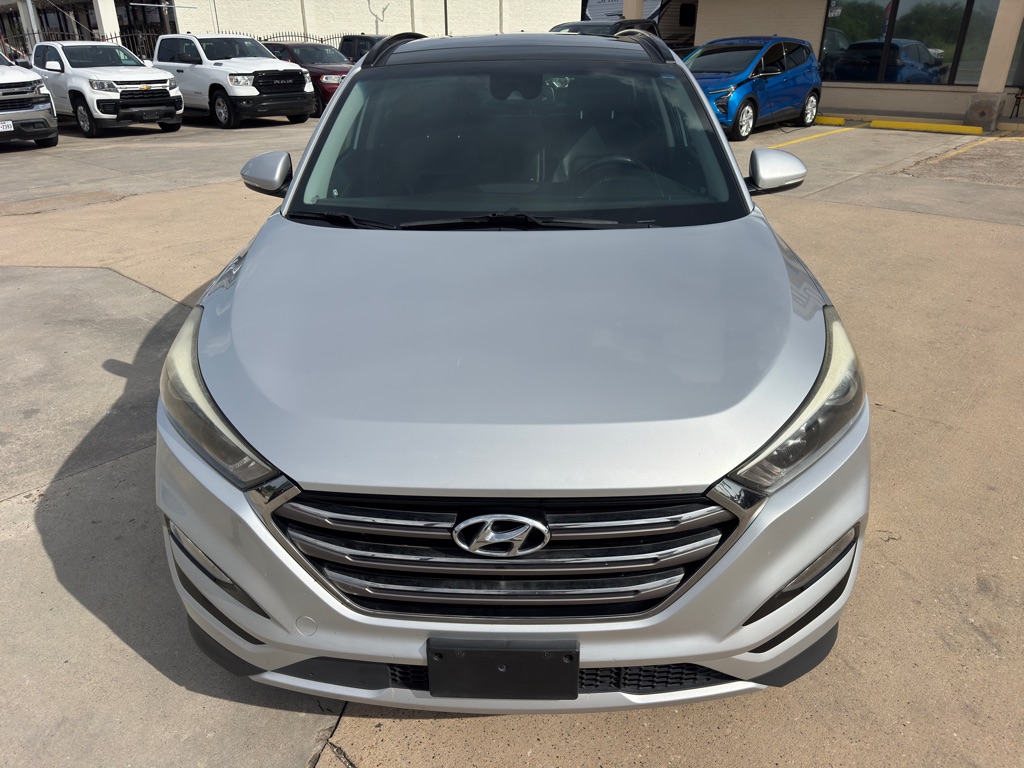 Photo 4 of this HYUNDAI TUCSON