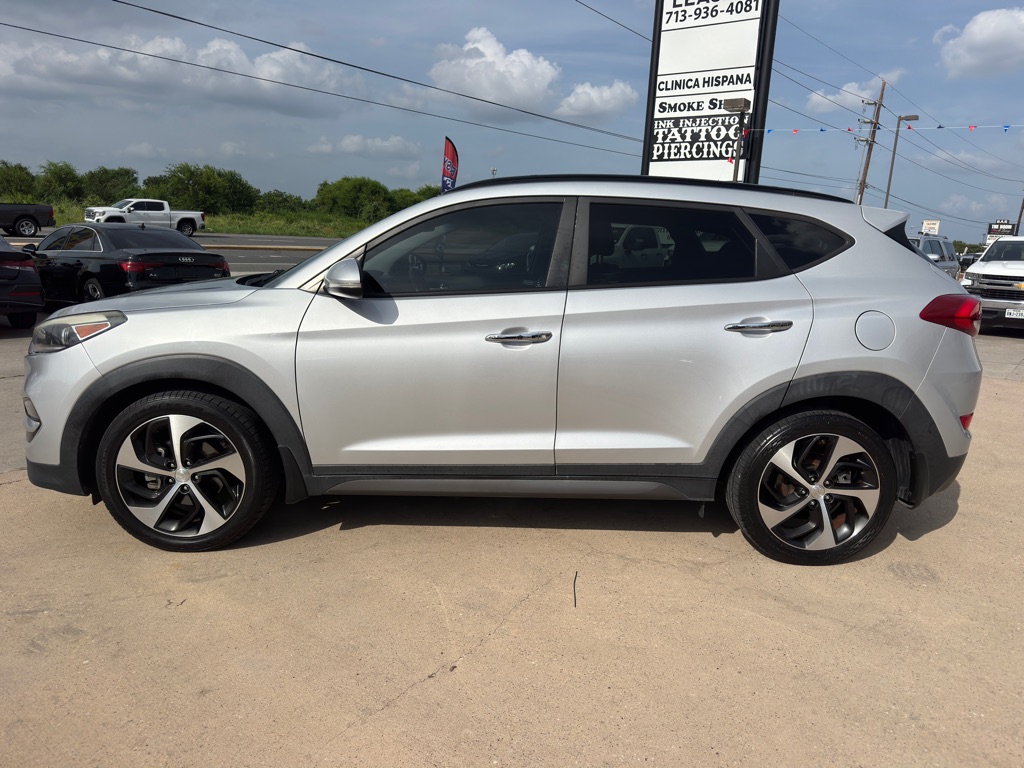 Photo 6 of this HYUNDAI TUCSON