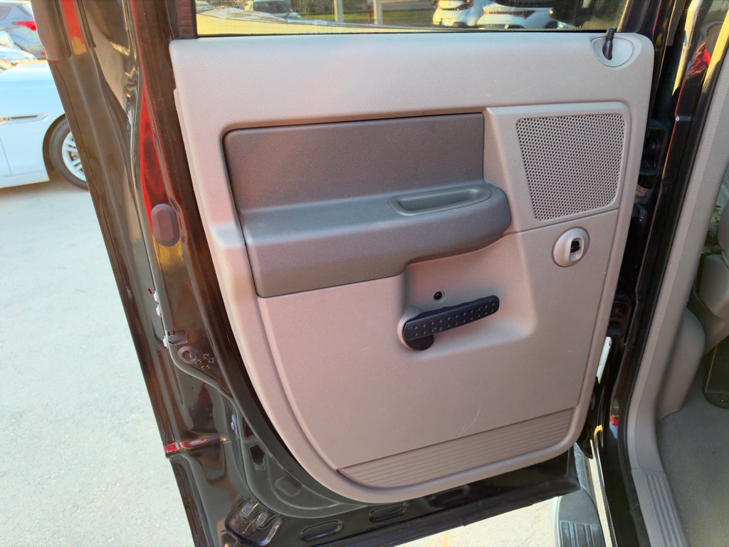 Photo 12 of this DODGE RAM 1500