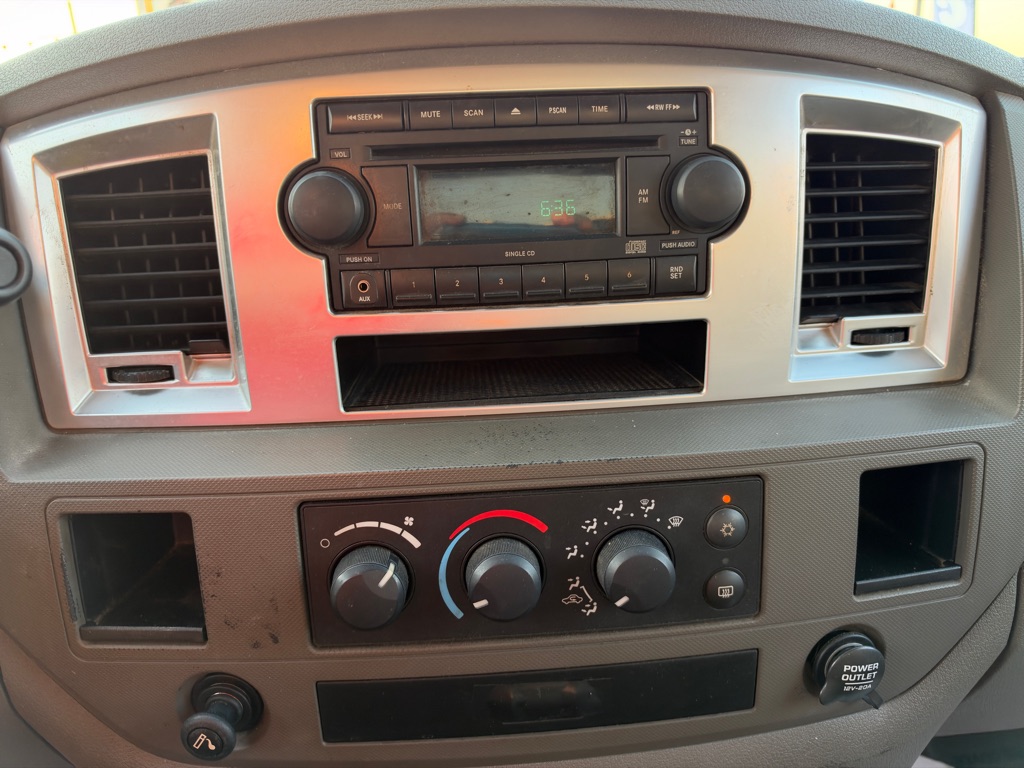 Photo 22 of this DODGE RAM 1500