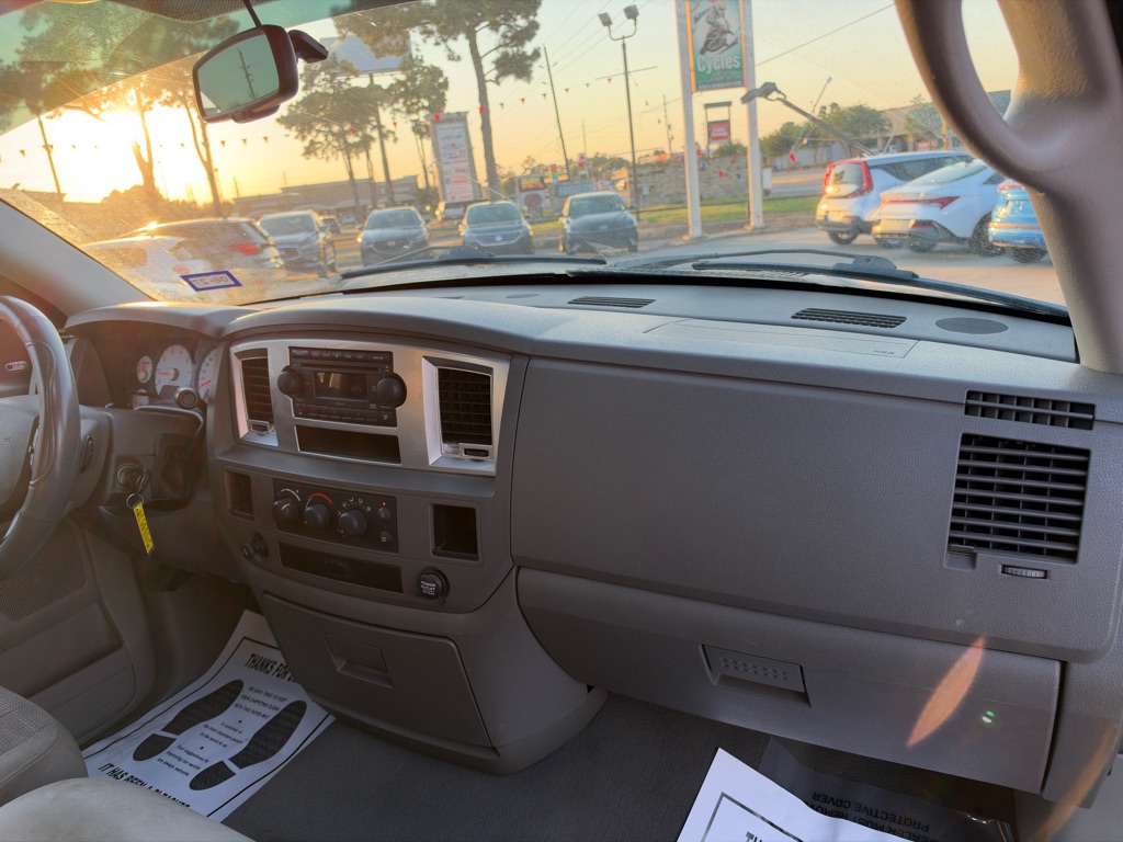 Photo 17 of this DODGE RAM 1500