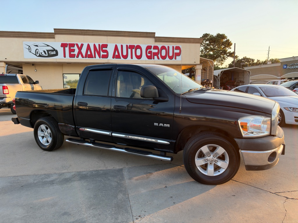 Photo 2 of this DODGE RAM 1500