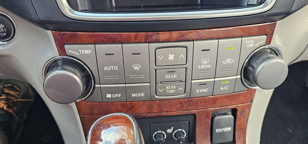 TOYOTA HIGHLANDER 2013 TOYOTA HIGHLANDER 5TDYK3EH8DS138305