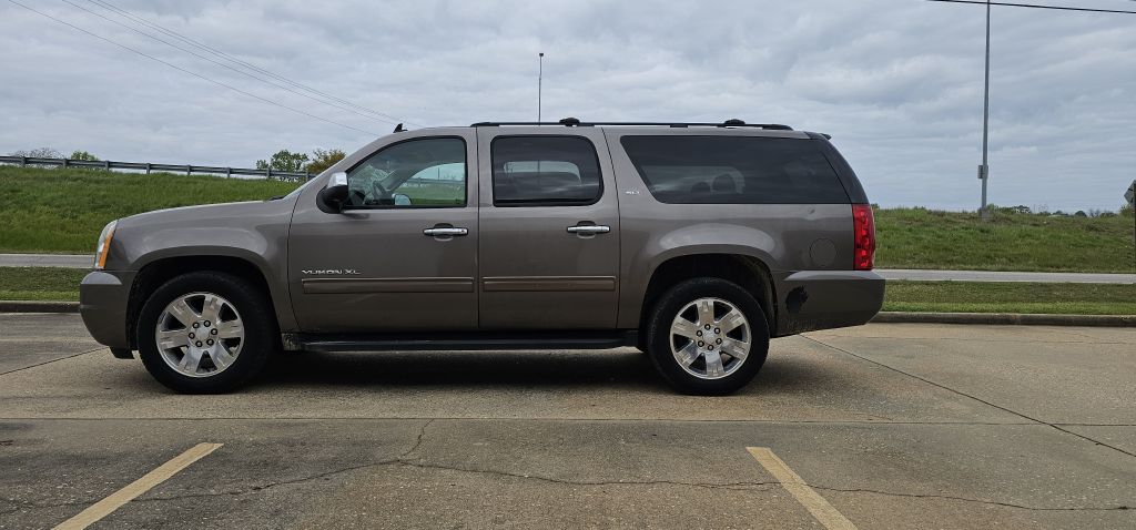GMC YUKON XL 2011 GMC YUKON XL 1GKS1KE04BR161769