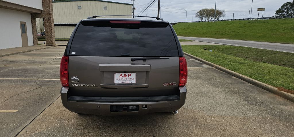 GMC YUKON XL 2011 GMC YUKON XL 1GKS1KE04BR161769