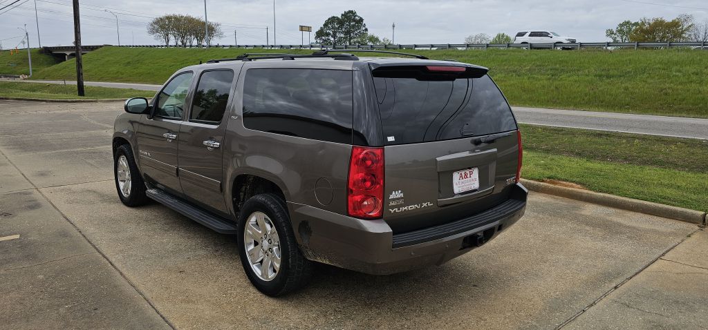GMC YUKON XL 2011 GMC YUKON XL 1GKS1KE04BR161769
