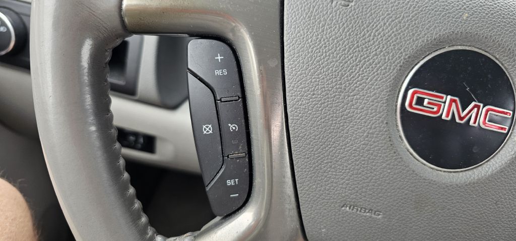 GMC YUKON XL 2011 GMC YUKON XL 1GKS1KE04BR161769