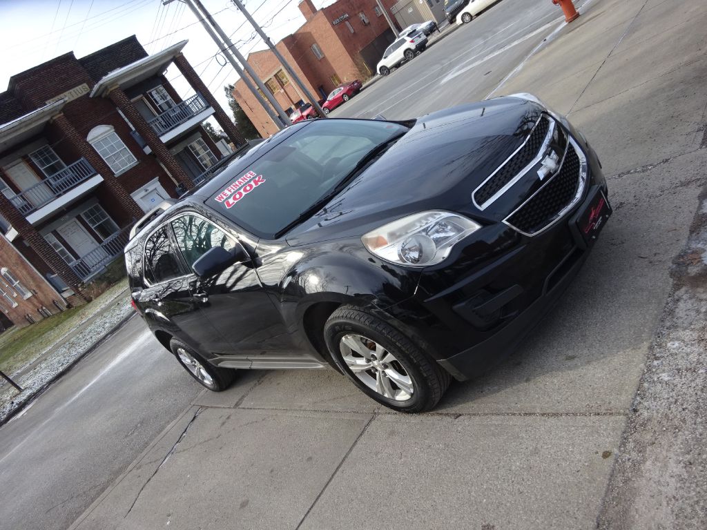Photo 3 of this CHEVROLET EQUINOX