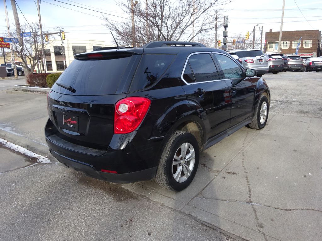 Photo 5 of this CHEVROLET EQUINOX