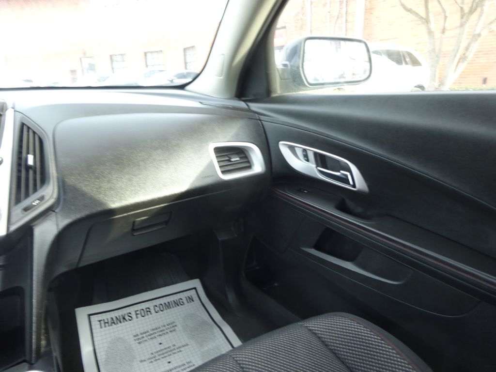Photo 12 of this CHEVROLET EQUINOX