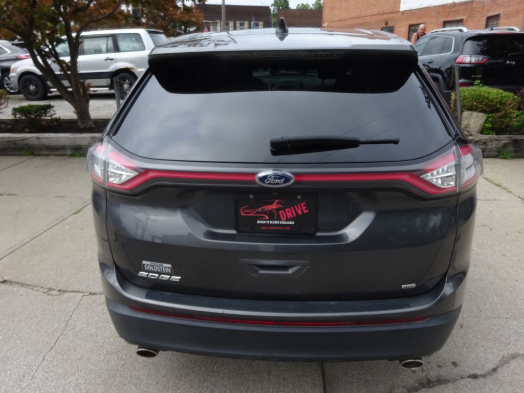 Photo 6 of this FORD EDGE