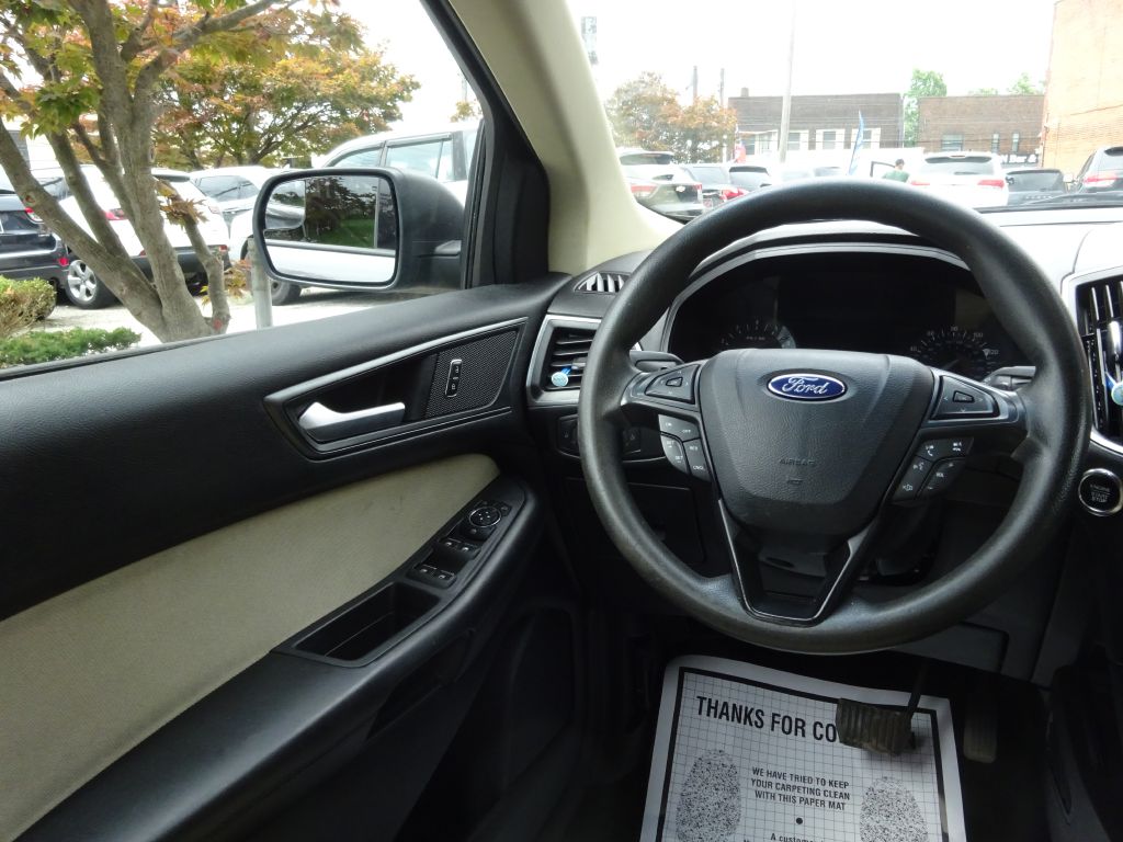 Photo 11 of this FORD EDGE