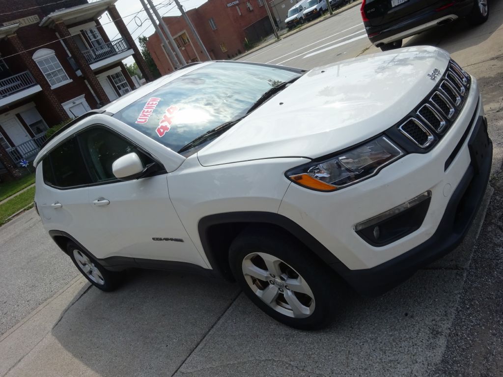 Photo 3 of this JEEP COMPASS