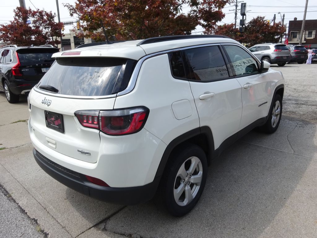 Photo 5 of this JEEP COMPASS