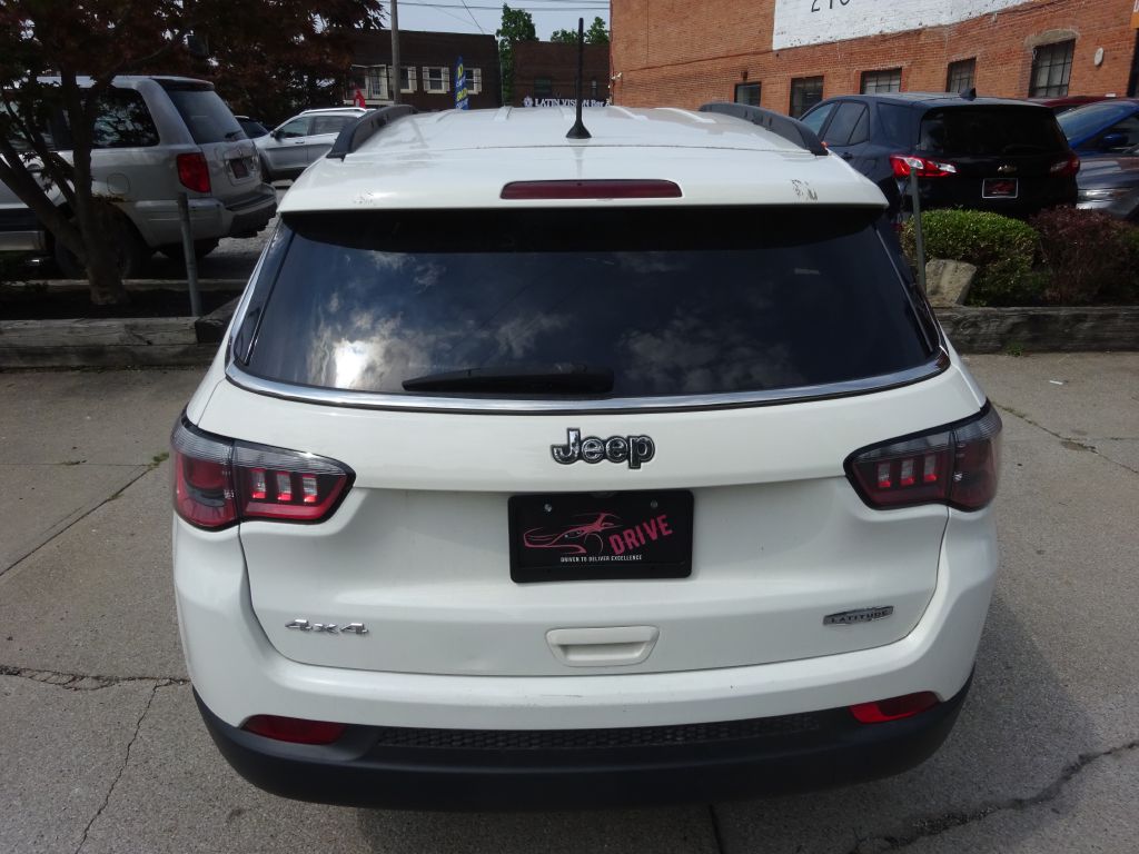 Photo 6 of this JEEP COMPASS