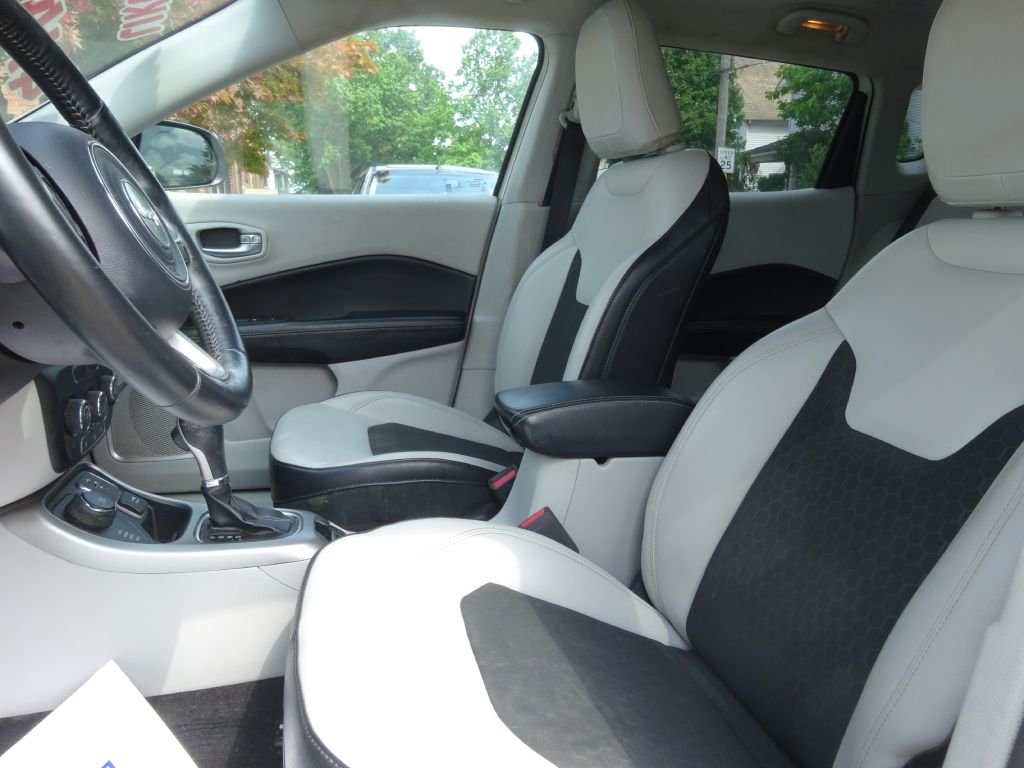 Photo 8 of this JEEP COMPASS